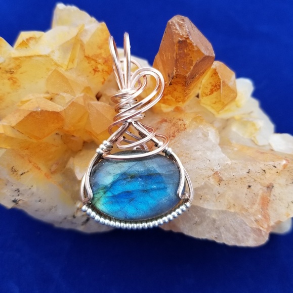 Jewelry - Blue labradorite pendant